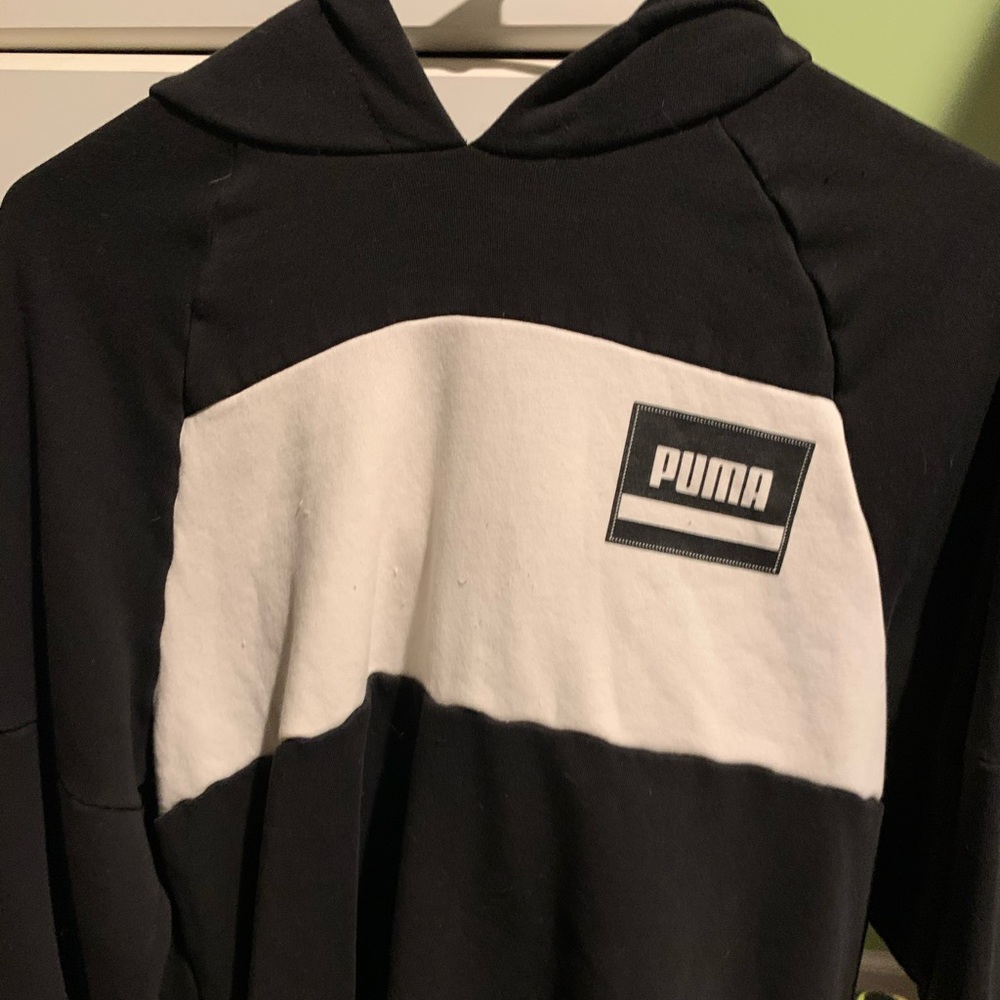 Men’s medium puma hoodie